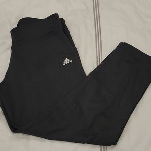 Adidas dri-fit capris